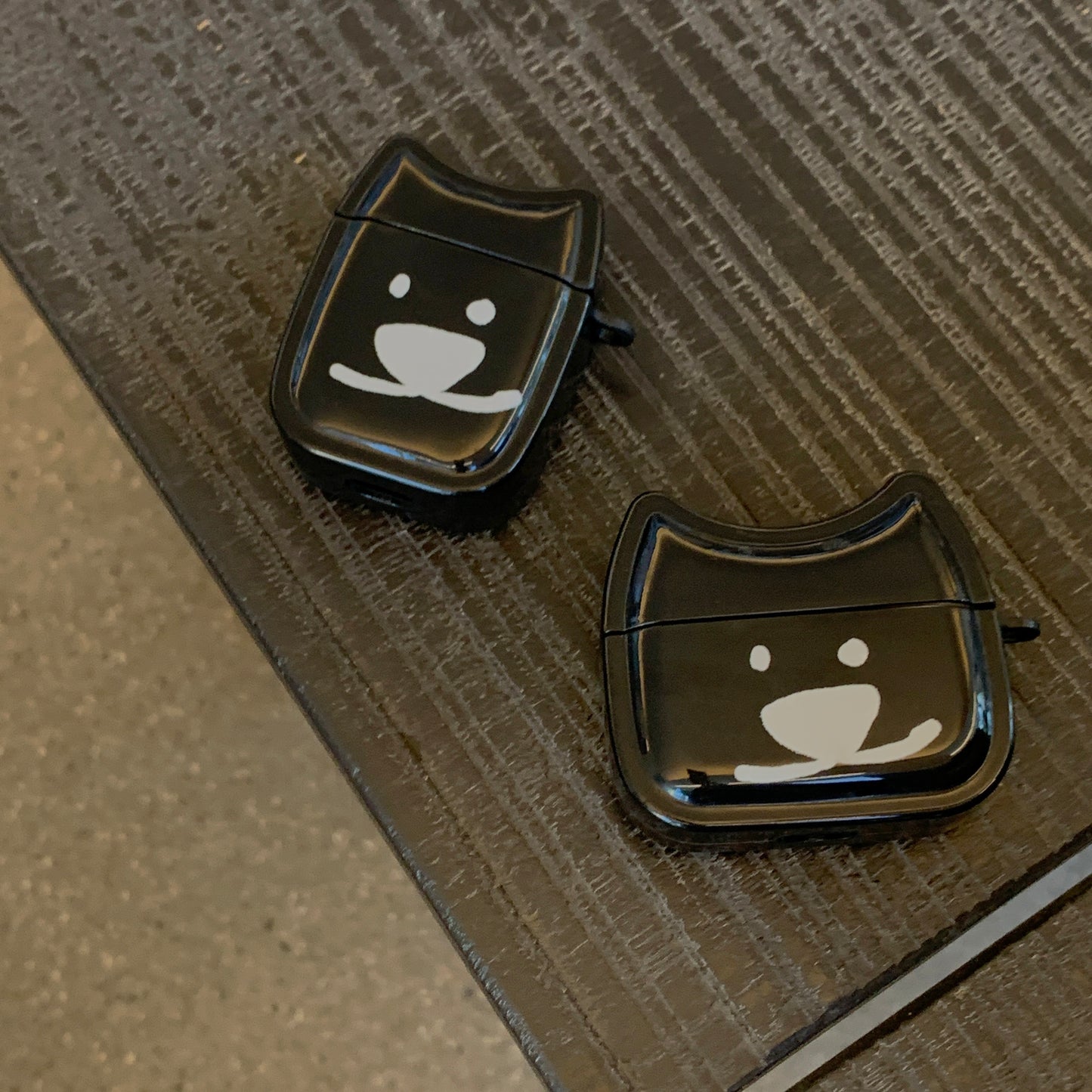 Mongdaeng Ggosoon Airpods case Black