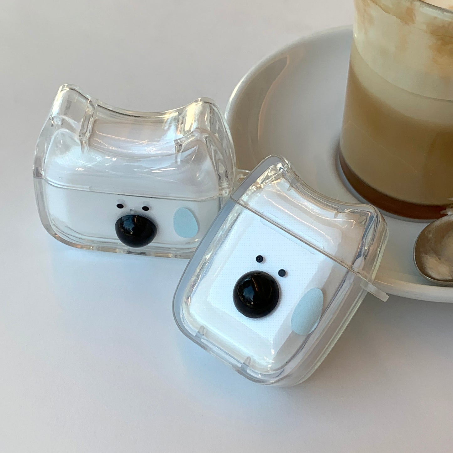 Mongdaeng Ggosoon Airpods case white