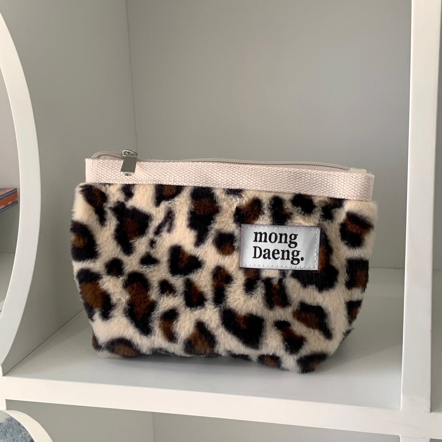 Mongdaeng Basic Pouch (M size) Ivory Leopard_Ivory