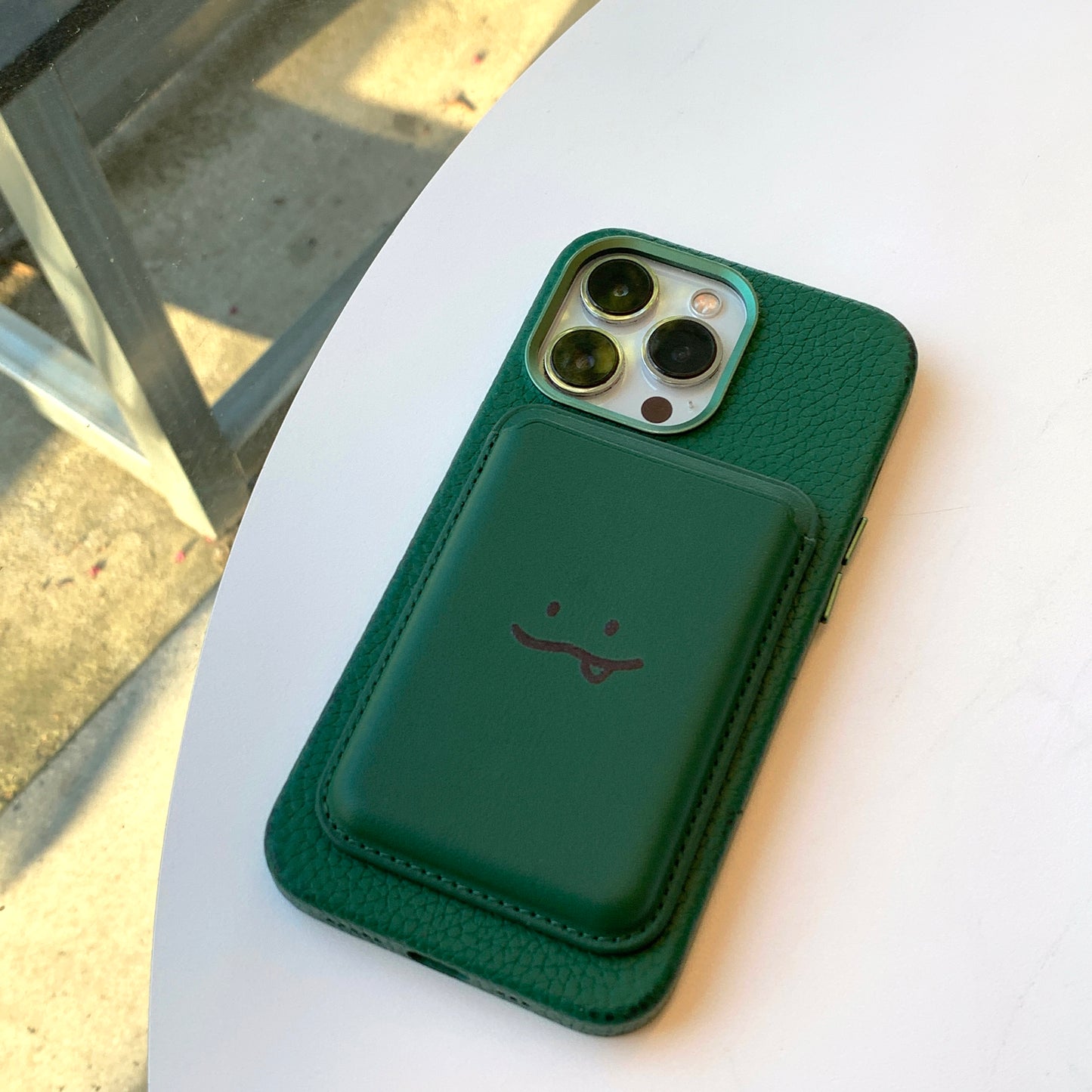 Green Nokdukong magsafe cardcase