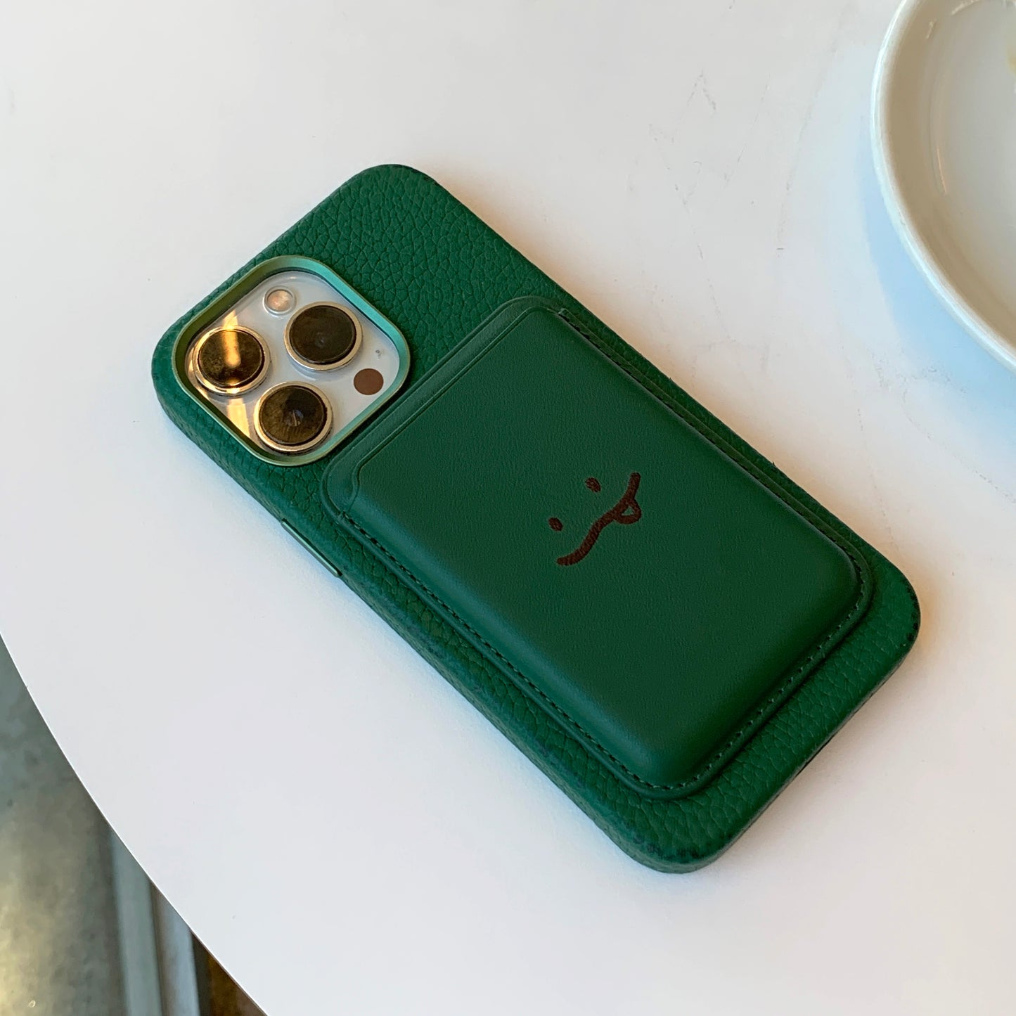 Green Nokdukong magsafe cardcase